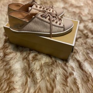Michael kors casual sneakers in size 8.5